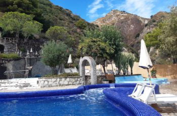 Becken in der Aphrodite Apollon Therme
