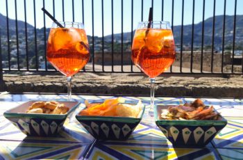 Aperol Spritz und Chips